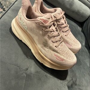 Hoka Women's Blush Pink Clifton 9